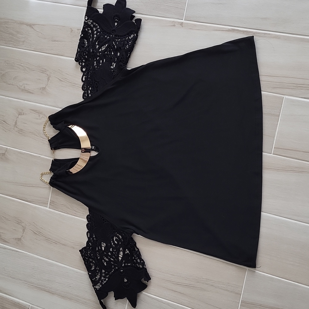 Black Halter neckline Top off shoulder lace sleeves Gold Chain Neckline Size L